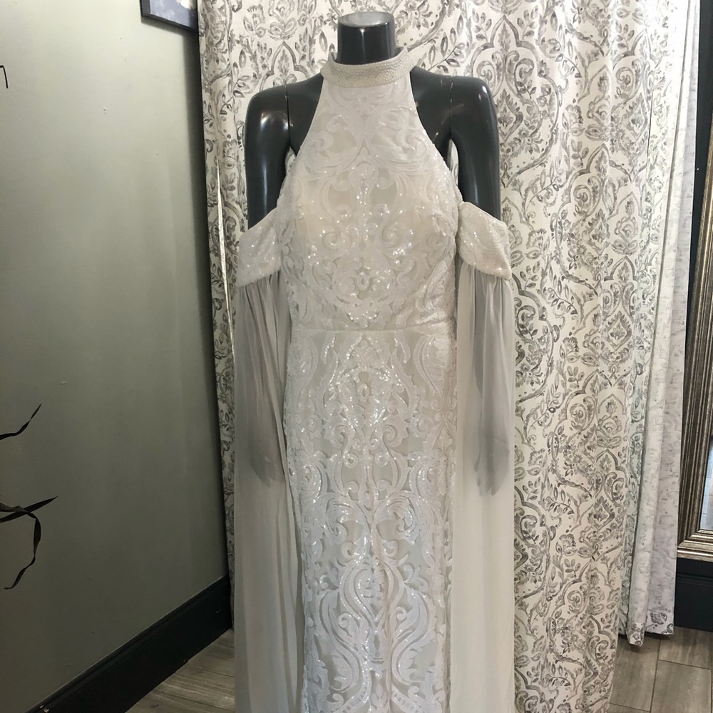 NWT Stunning Wedding dress Sz 14 d/Sleeves